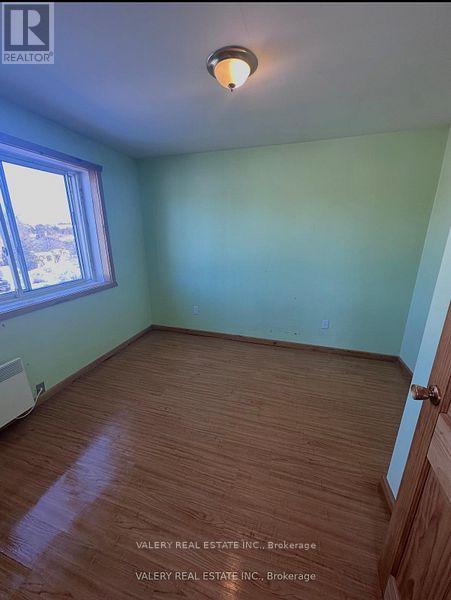 6 - 12 St David Street N Property Photo 2