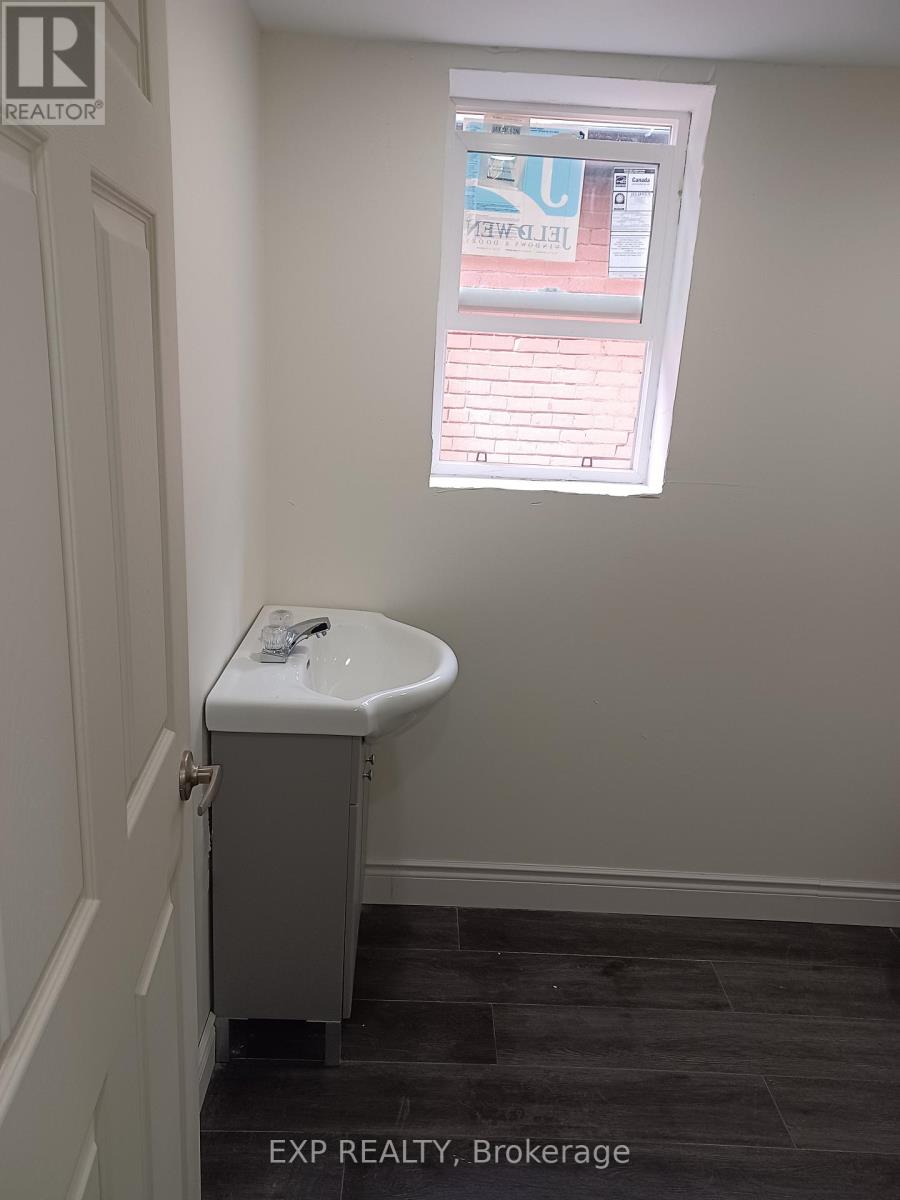 143 Sherman Avenue N Property Photo 2