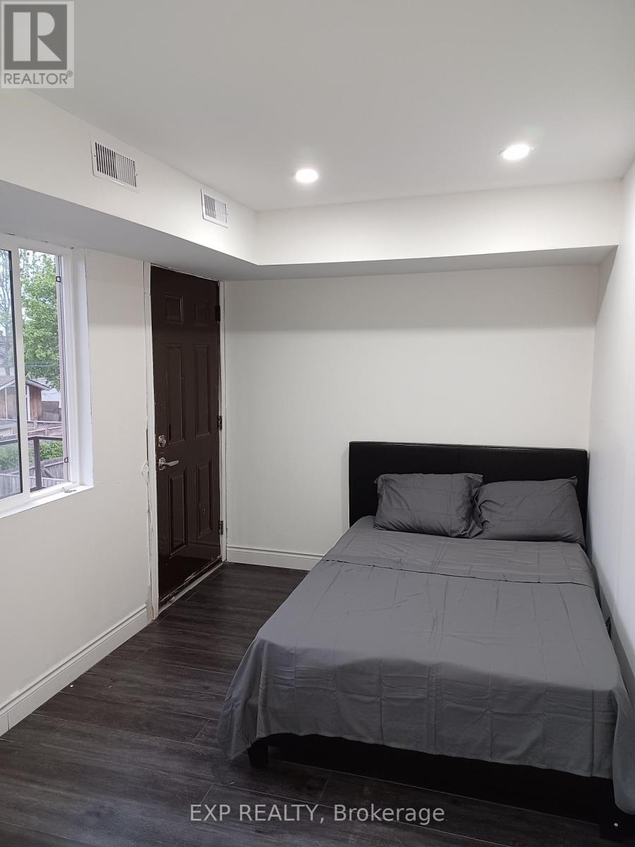 143 Sherman Avenue N Property Photo 6