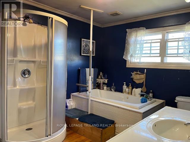24909 Queens Line Property Photo 8
