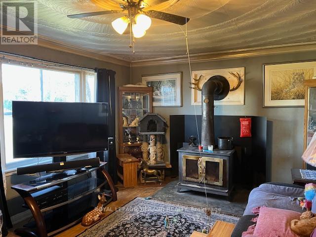 24909 Queens Line Property Photo 12