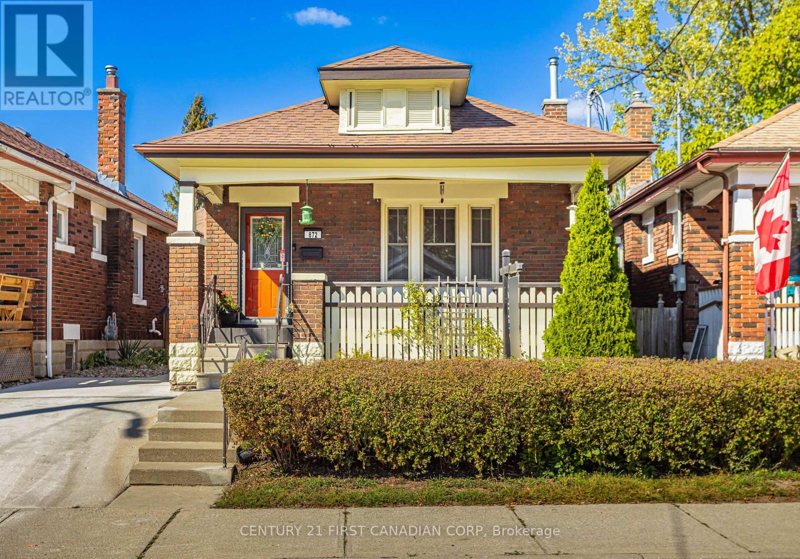 872 LOVETT STREET