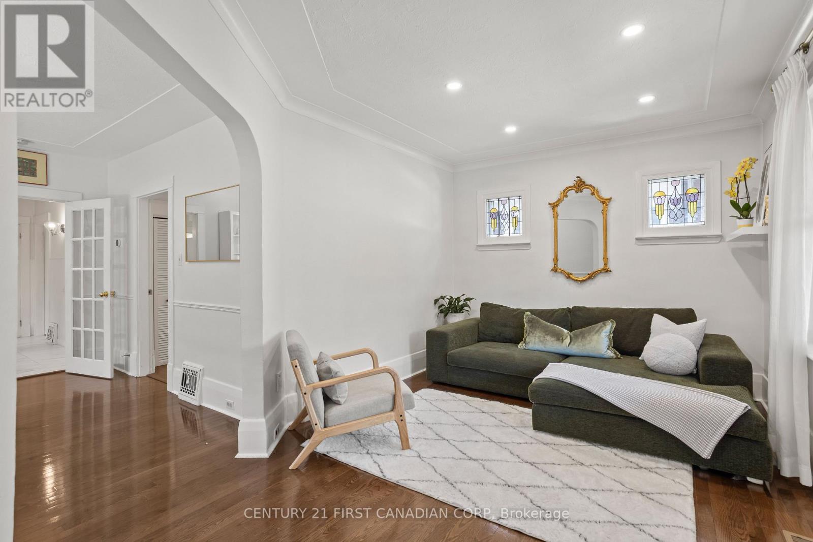 872 Lovett Street Property Photo 6