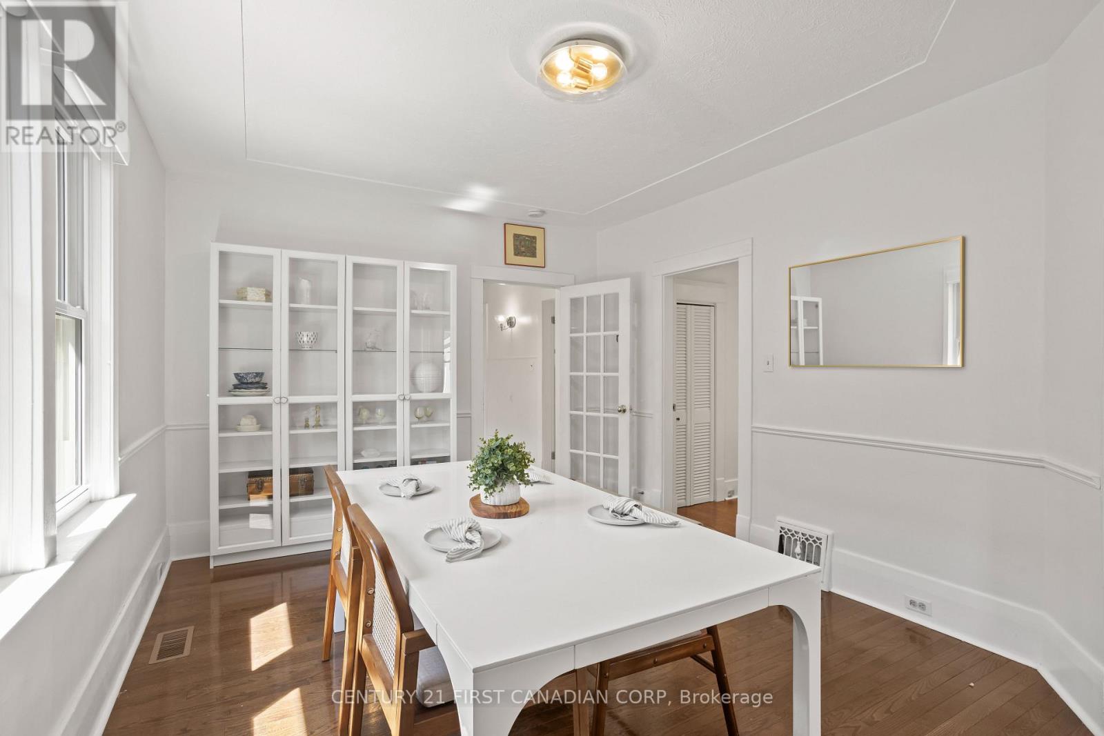 872 Lovett Street Property Photo 11