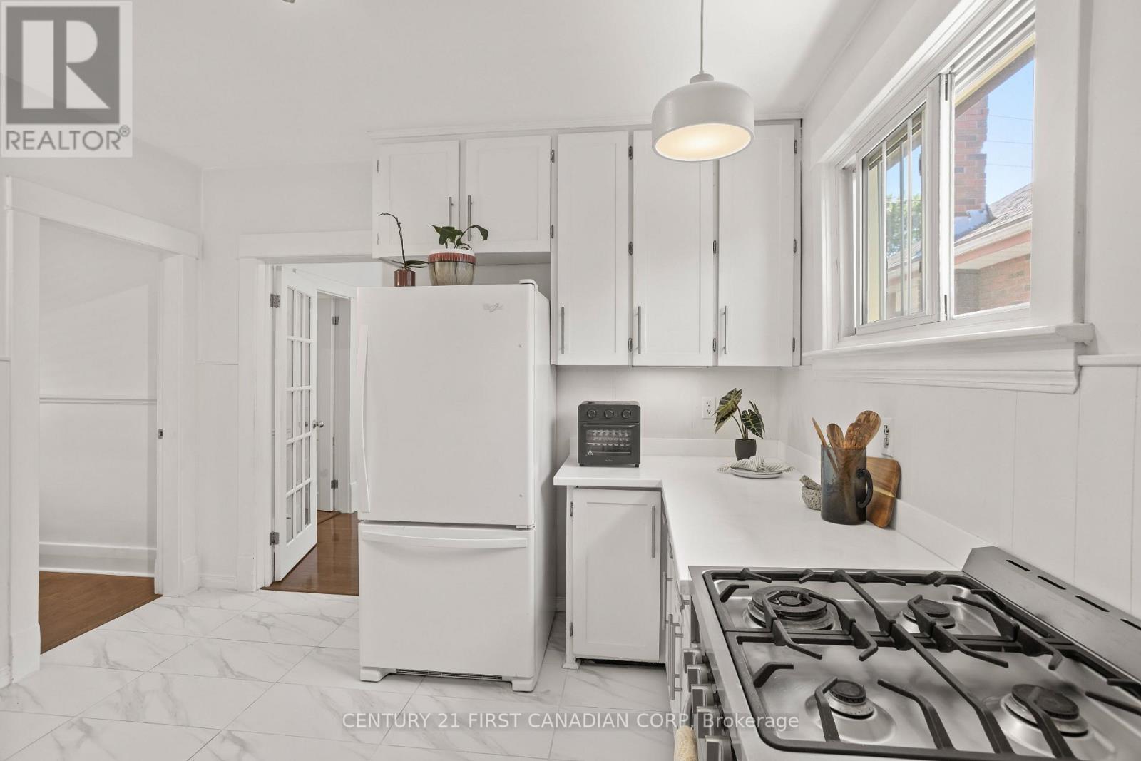 872 Lovett Street Property Photo 14