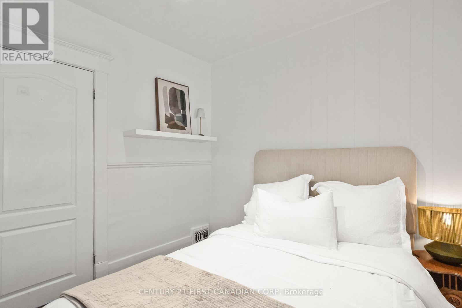 872 Lovett Street Property Photo 19