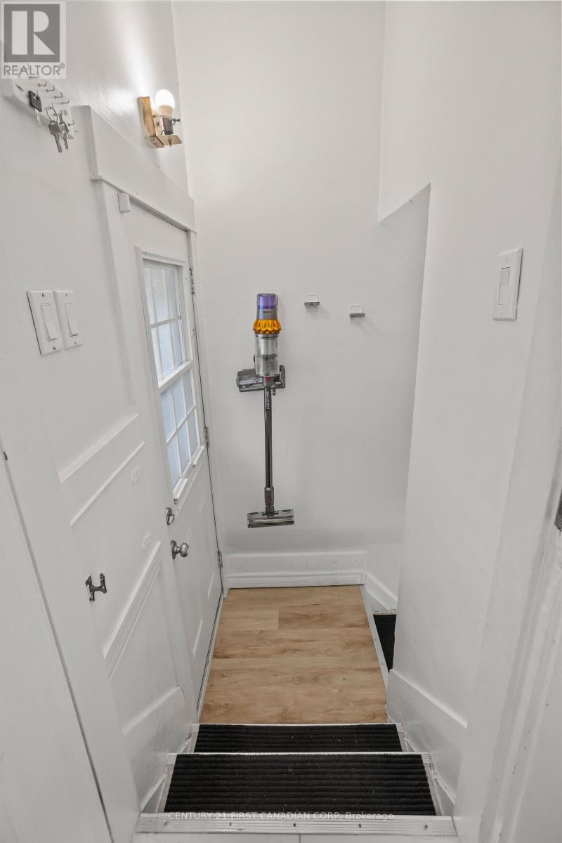 872 Lovett Street Property Photo 24