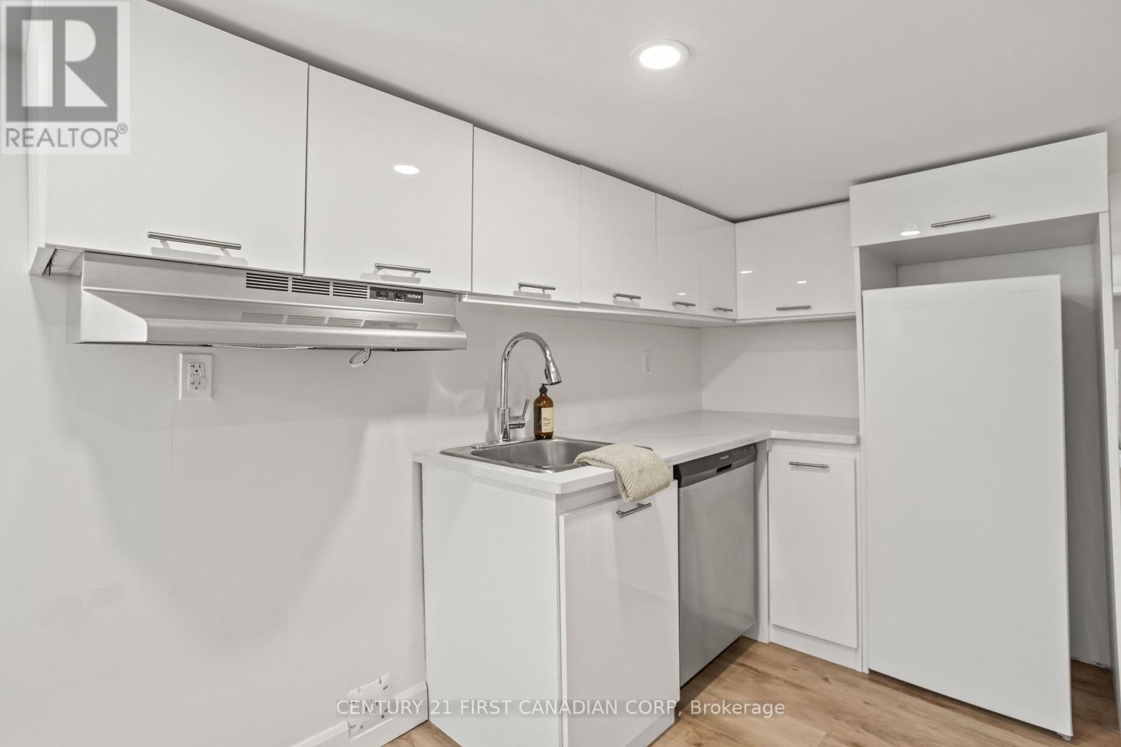872 Lovett Street Property Photo 29