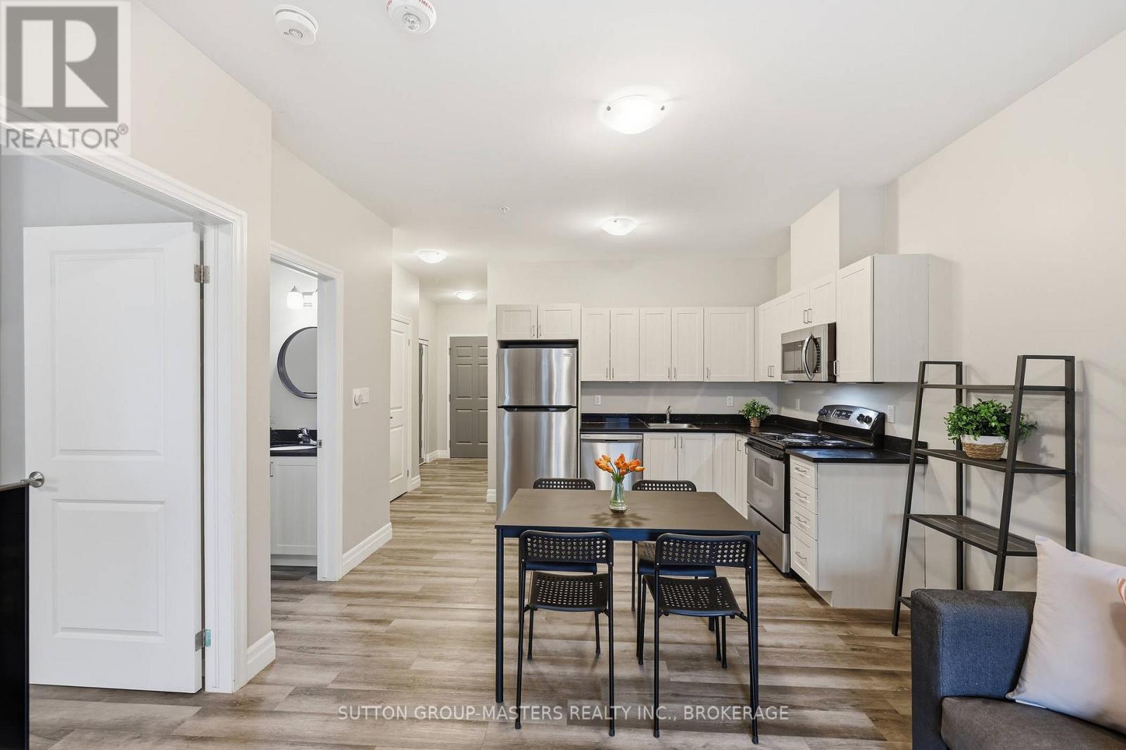 413 - 501 Frontenac Street Property Photo 8