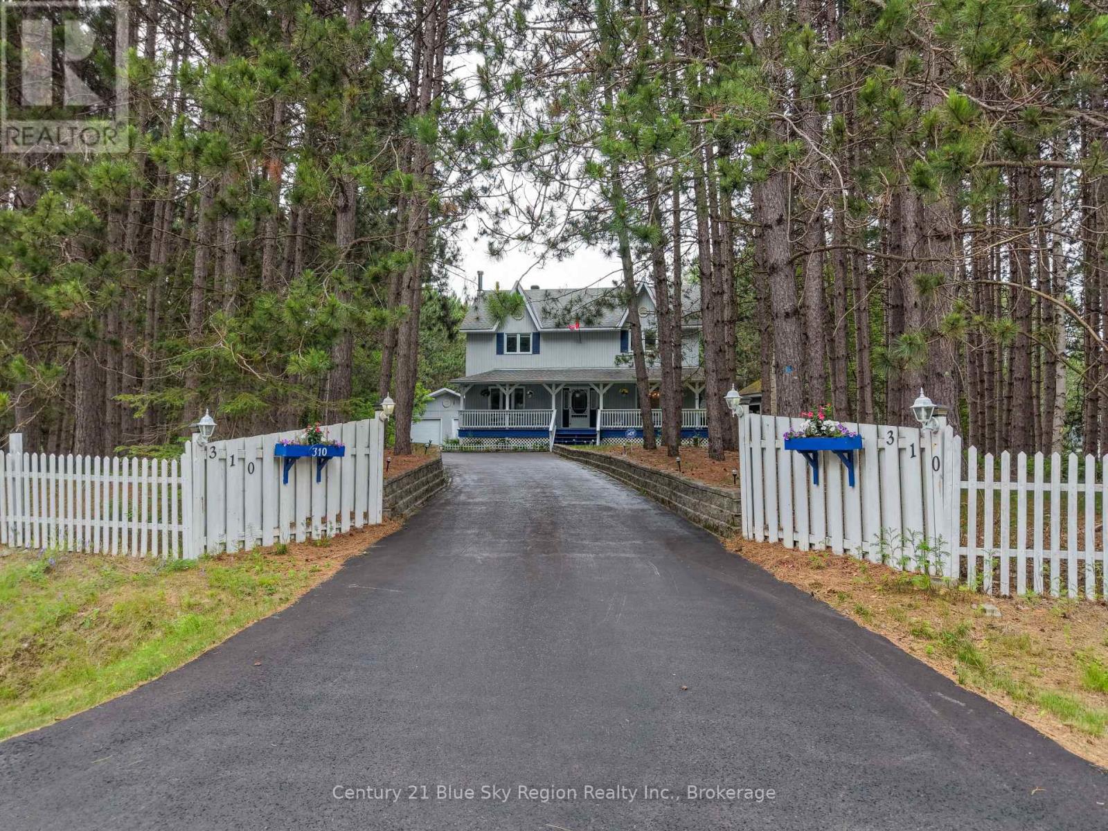 310 Pinecreek Crescent N Property Photo 1