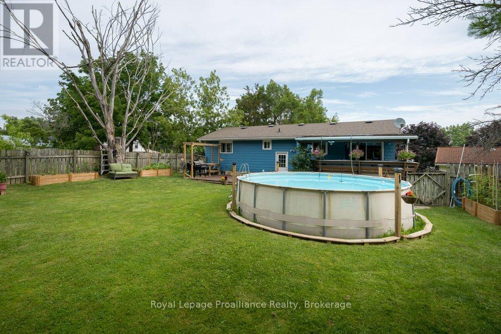 92 Wallbridge Crescent Property Photo 4