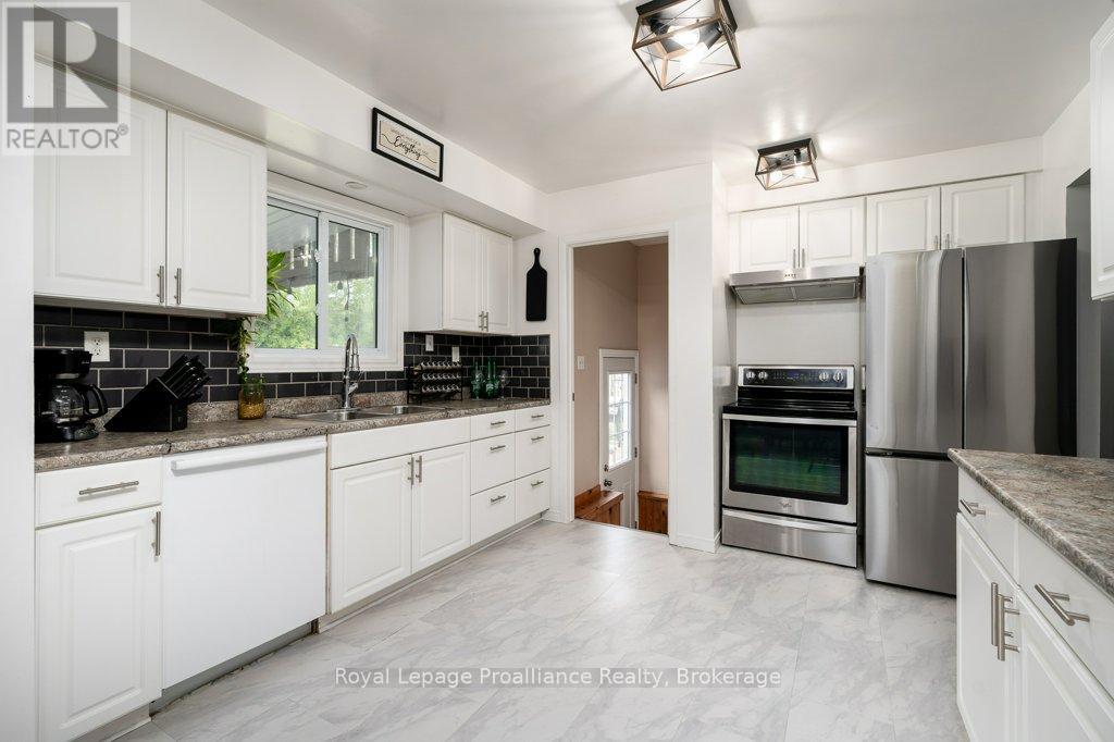 92 Wallbridge Crescent Property Photo 14
