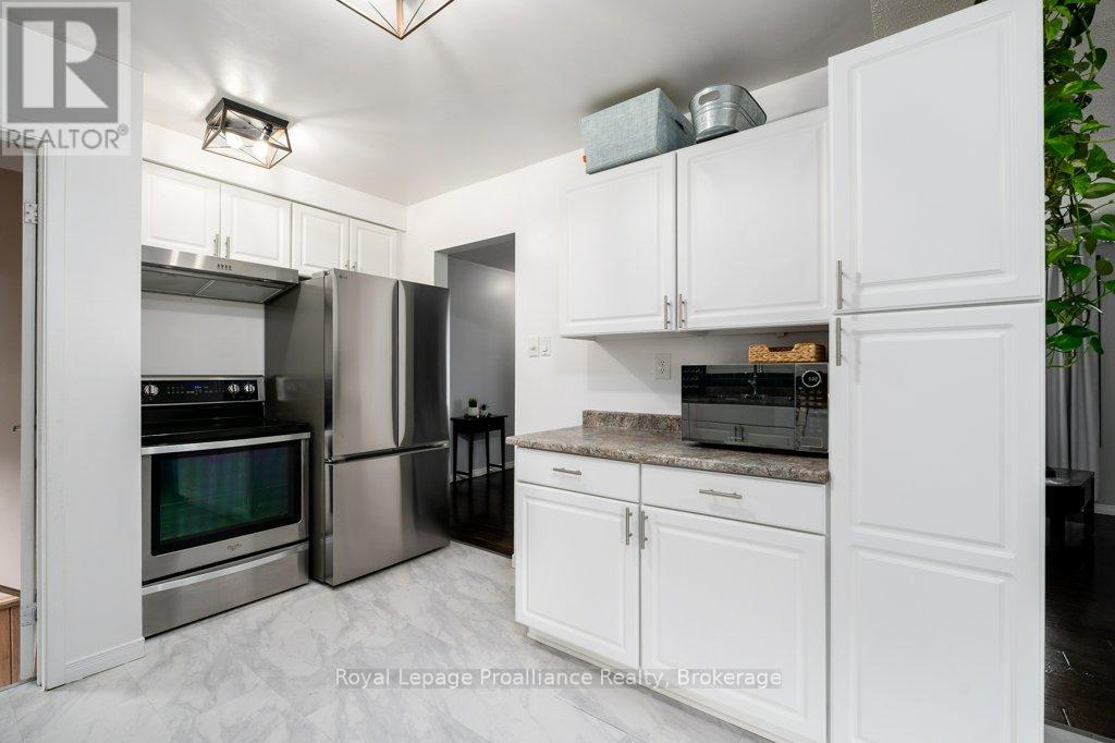 92 Wallbridge Crescent Property Photo 15