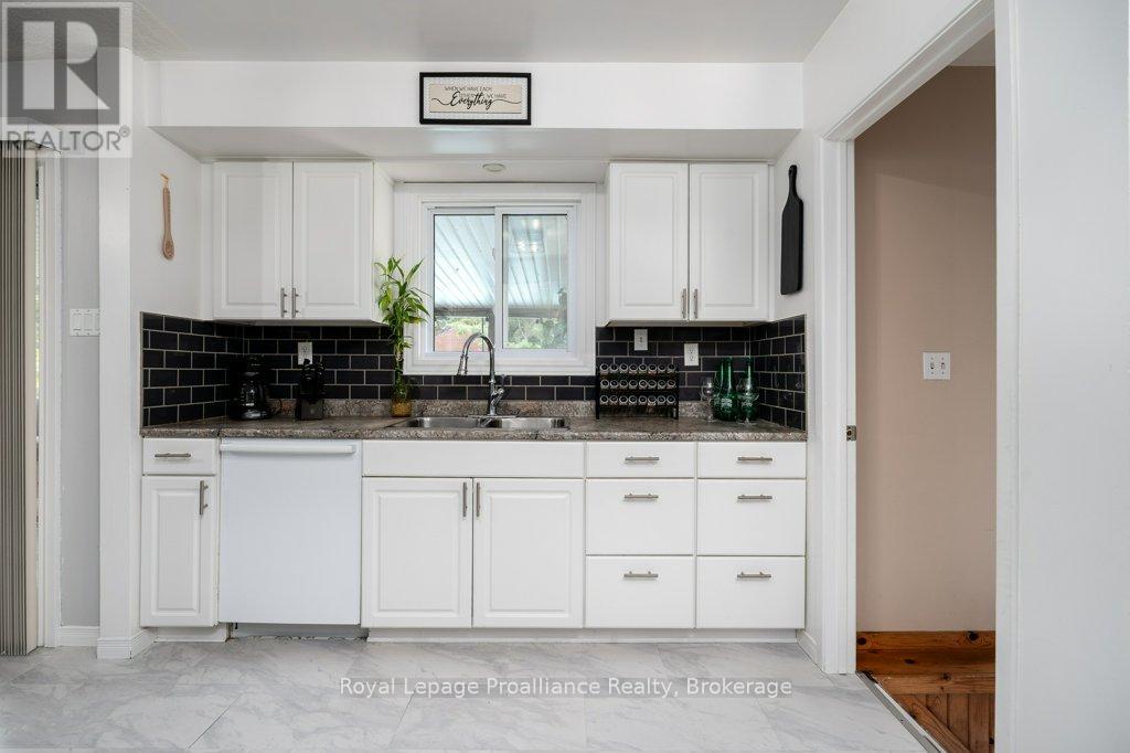 92 Wallbridge Crescent Property Photo 16