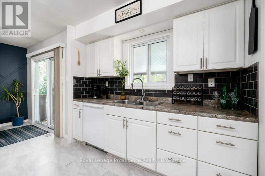 92 Wallbridge Crescent Property Photo 18
