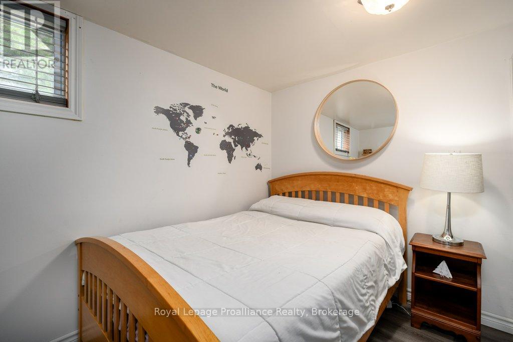 92 Wallbridge Crescent Property Photo 32