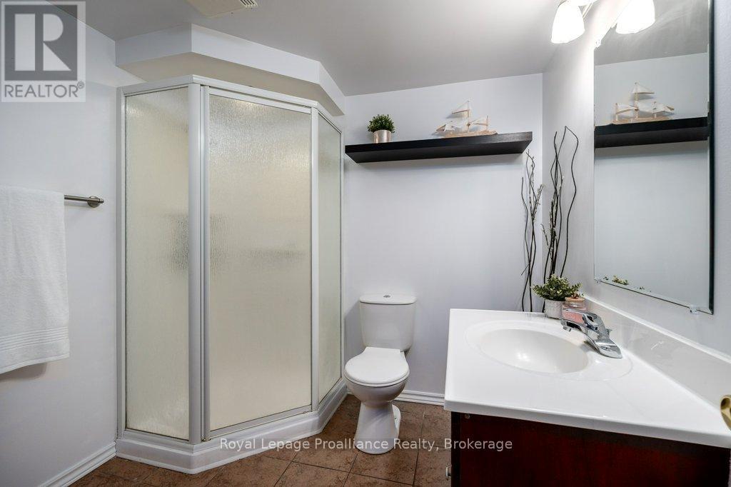 92 Wallbridge Crescent Property Photo 33