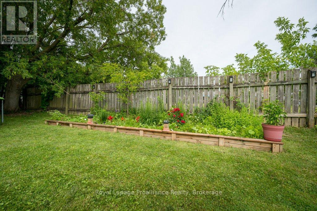 92 Wallbridge Crescent Property Photo 40