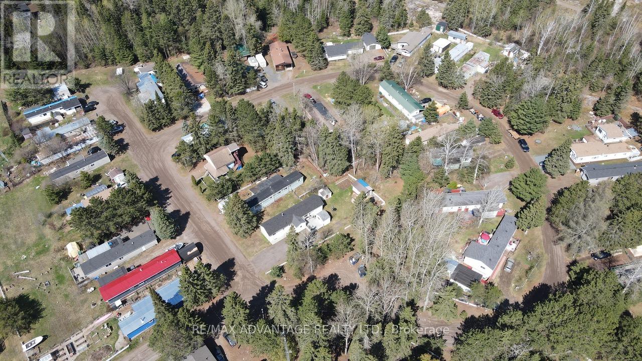 1594 Lakeshore Drive N Property Photo 4