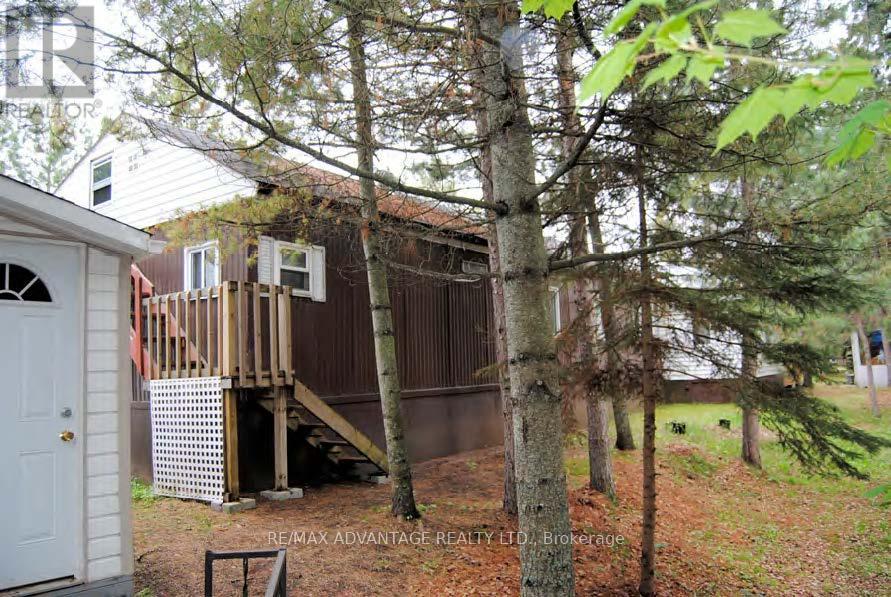 1594 Lakeshore Drive N Property Photo 19