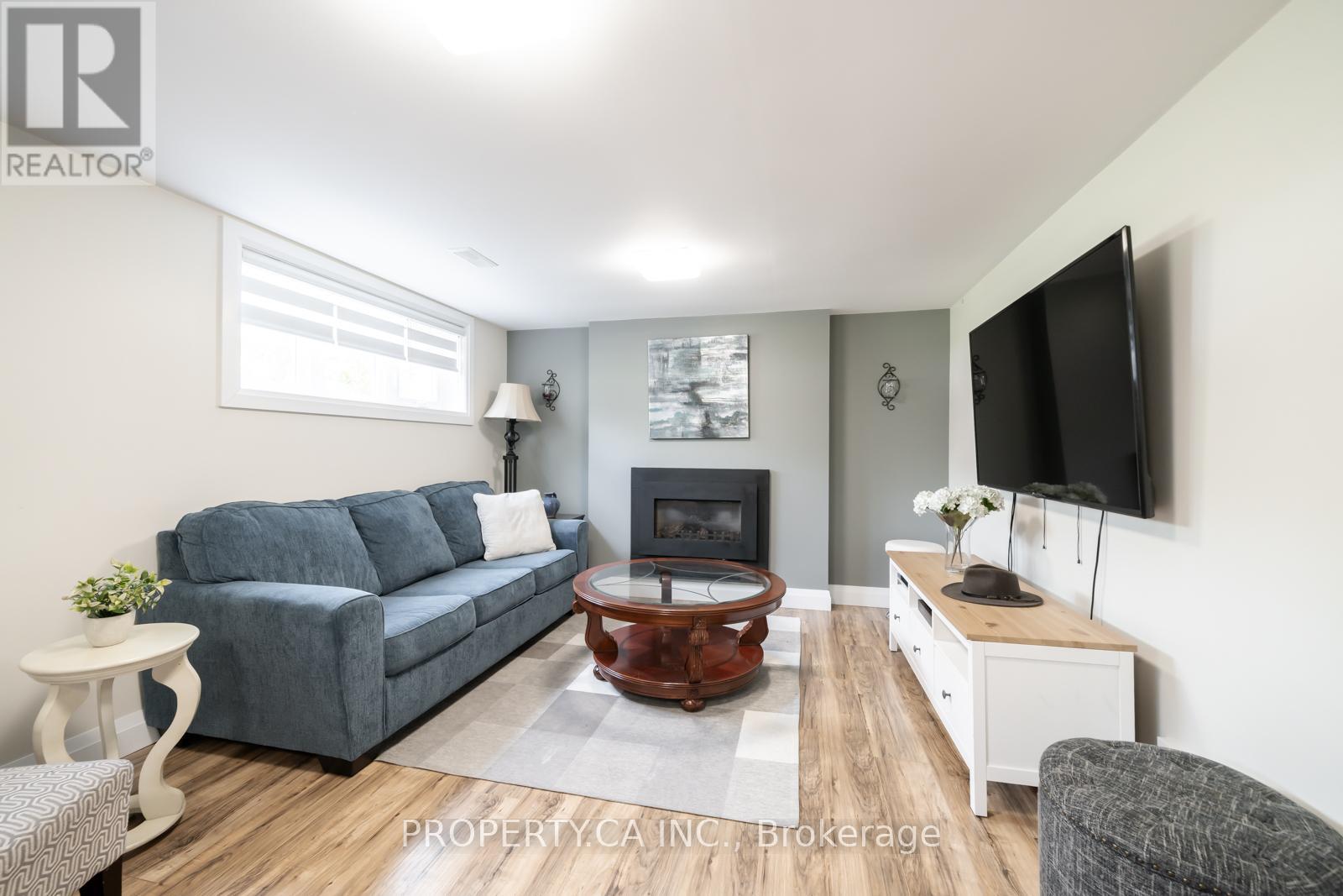 310 Parkside Drive Property Photo 11