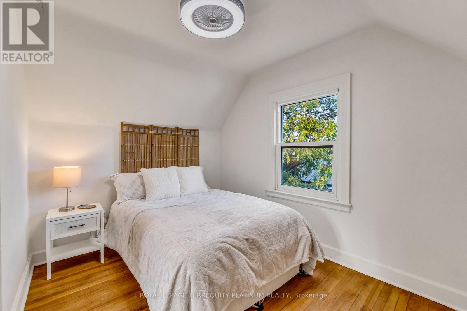 10 Locarno Avenue Property Photo 21