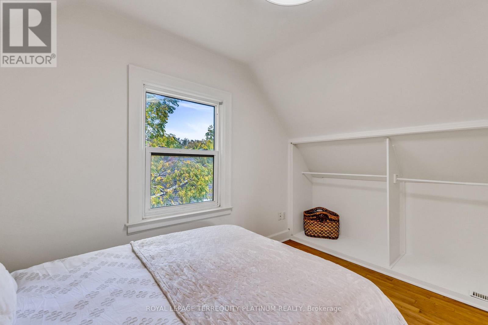 10 Locarno Avenue Property Photo 23