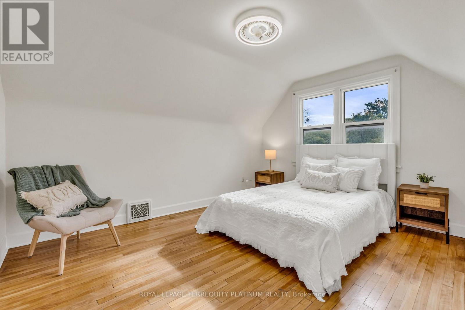 10 Locarno Avenue Property Photo 27