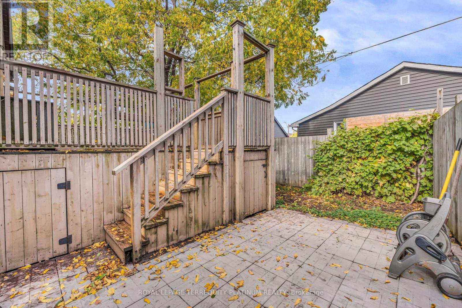 10 Locarno Avenue Property Photo 32
