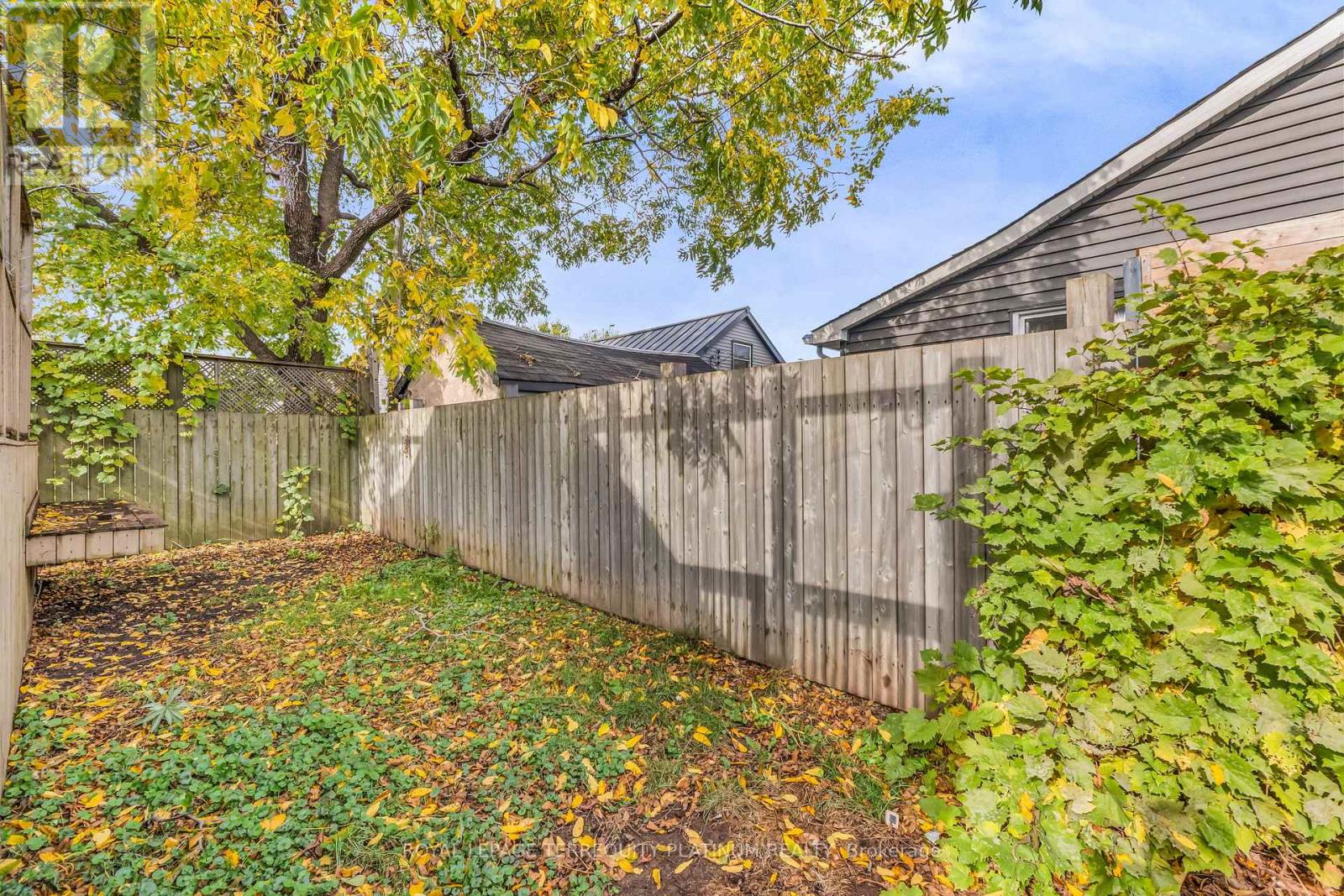 10 Locarno Avenue Property Photo 34