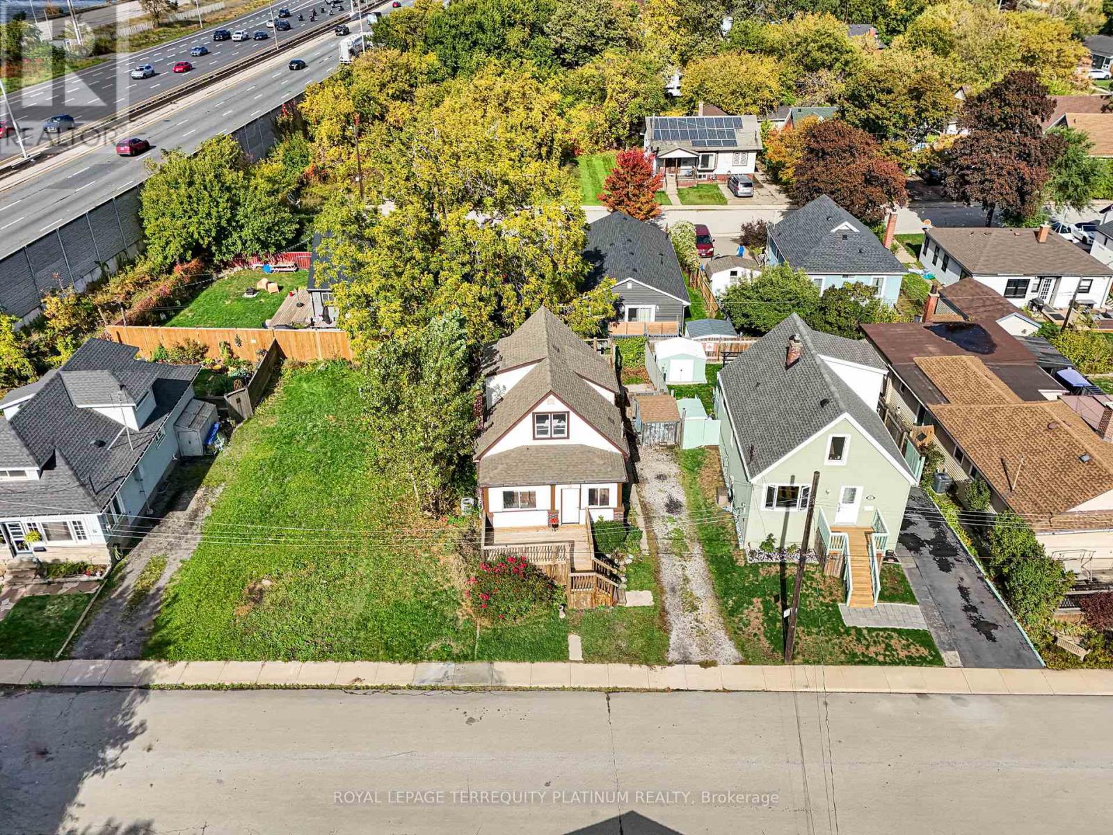 10 Locarno Avenue Property Photo 44