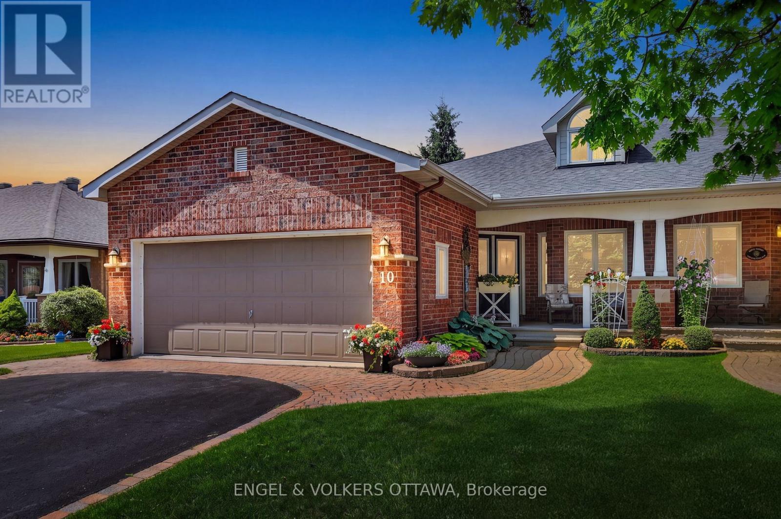 10 WATERTHRUSH CRESCENT