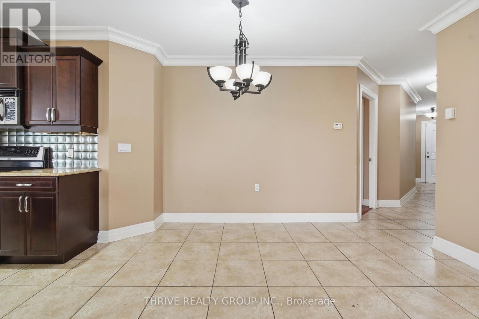 802 - 250 Pall Mall Street Property Photo 5