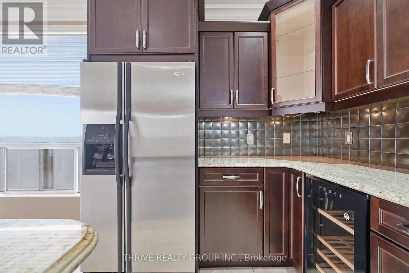 802 - 250 Pall Mall Street Property Photo 9