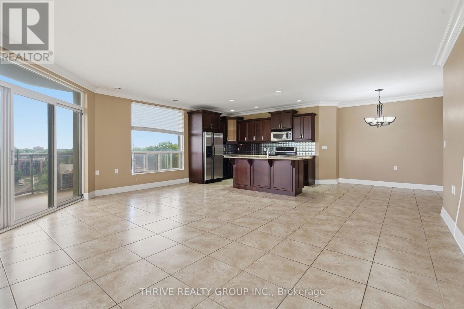 802 - 250 Pall Mall Street Property Photo 13