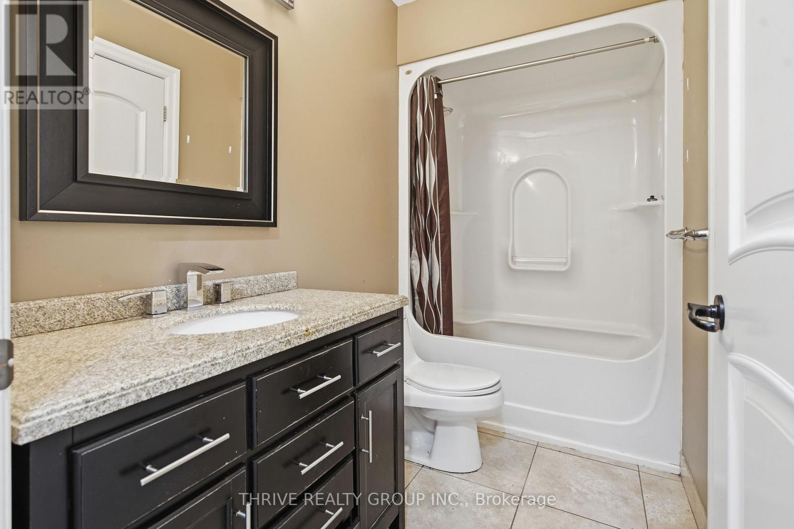 802 - 250 Pall Mall Street Property Photo 17