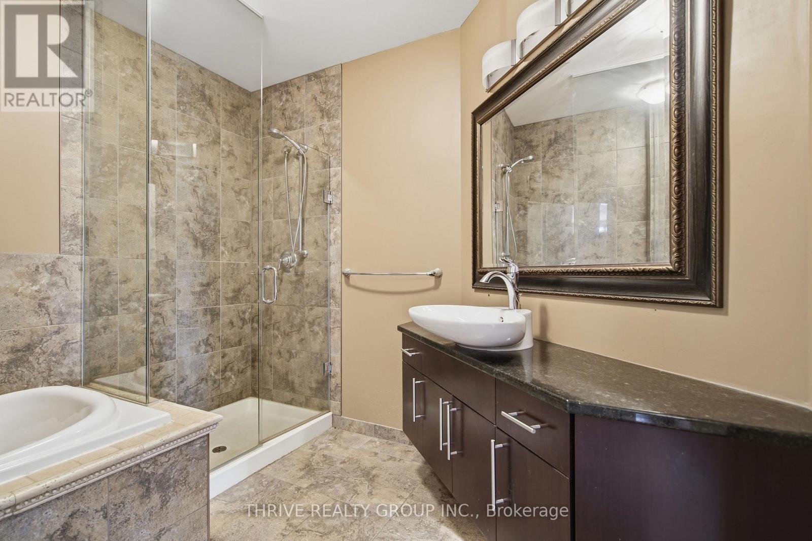 802 - 250 Pall Mall Street Property Photo 23