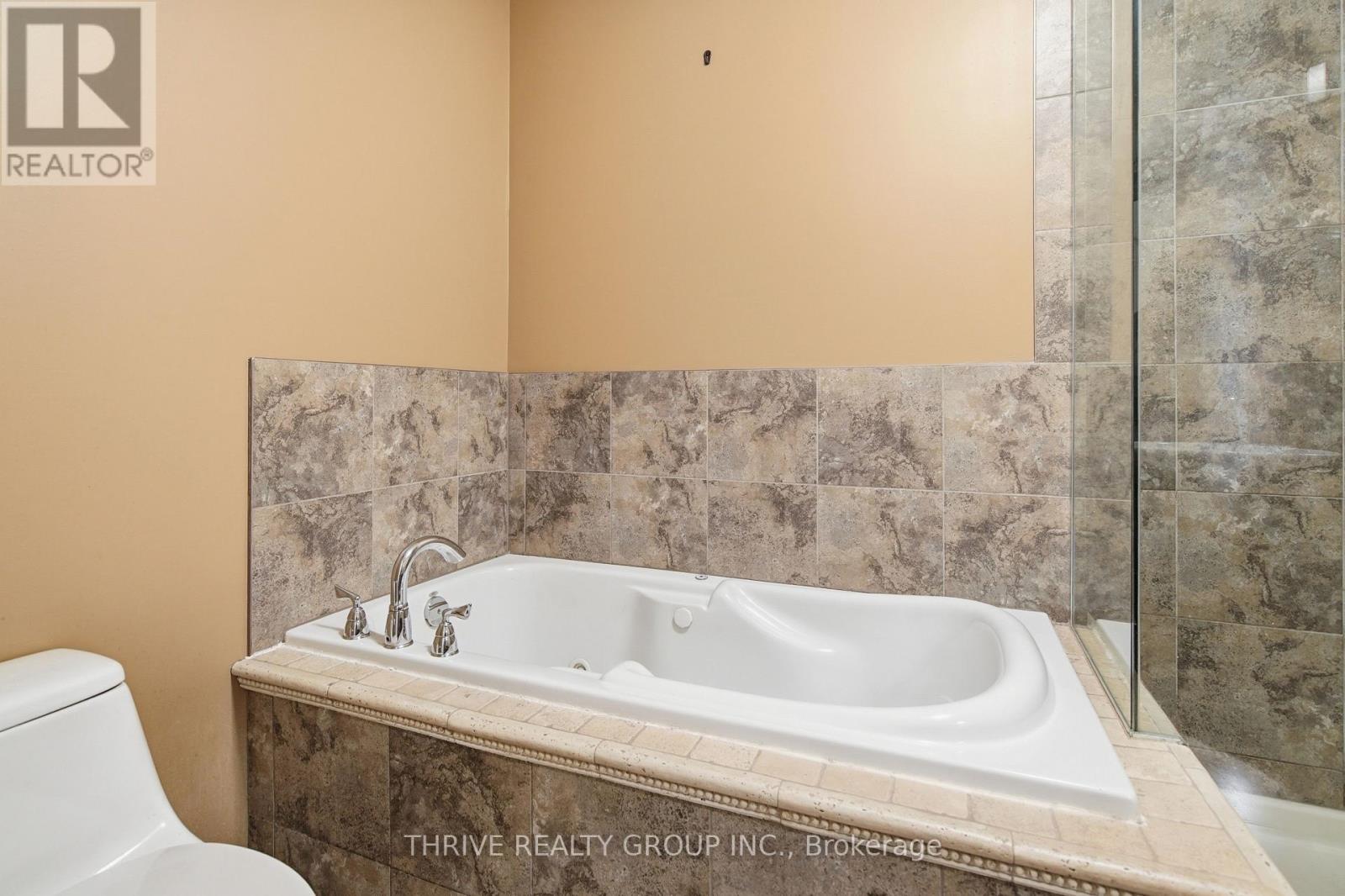 802 - 250 Pall Mall Street Property Photo 24