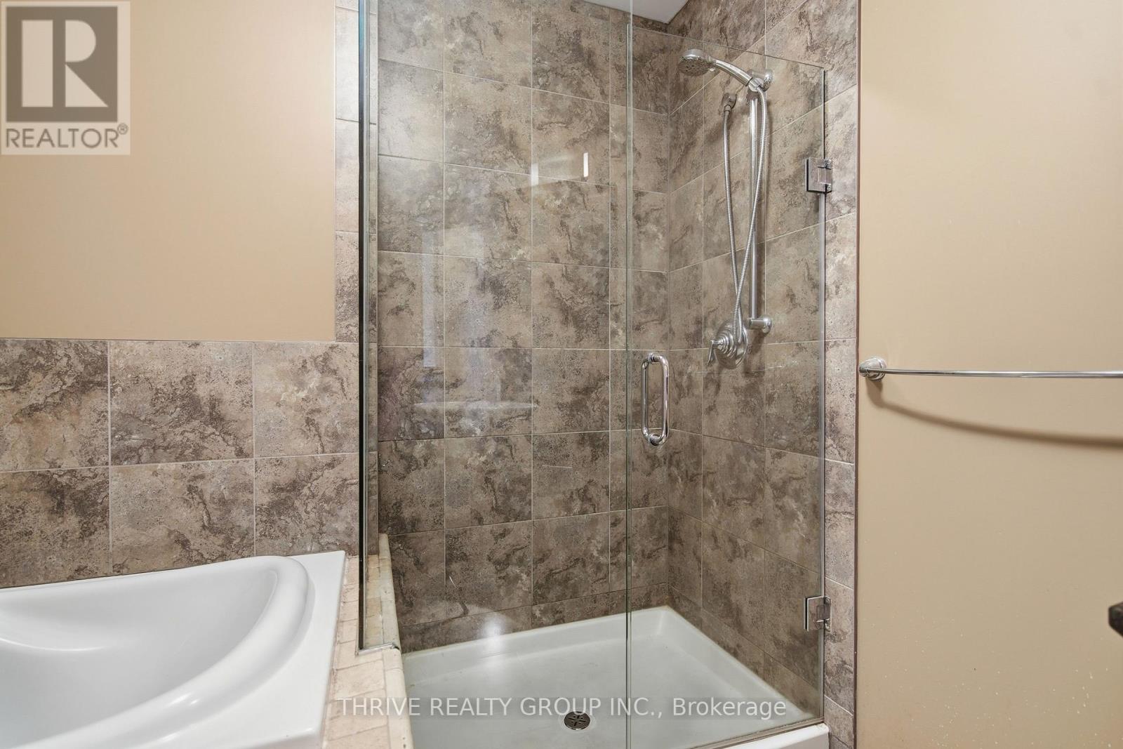 802 - 250 Pall Mall Street Property Photo 25