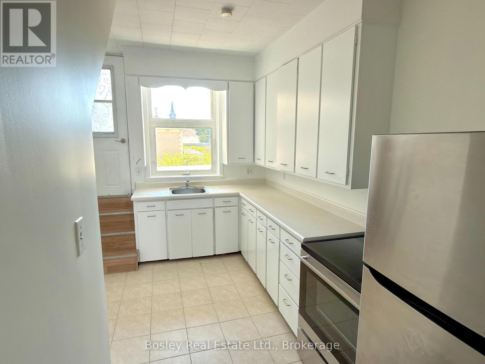 2 - 50 SYKES STREET N Property Photo 1