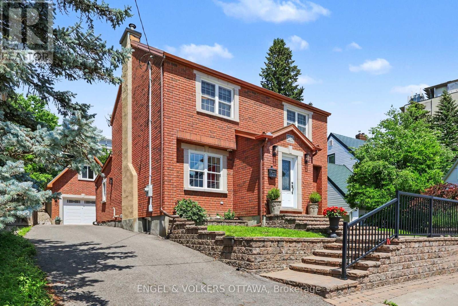 101 Ivy Crescent Property Photo 1