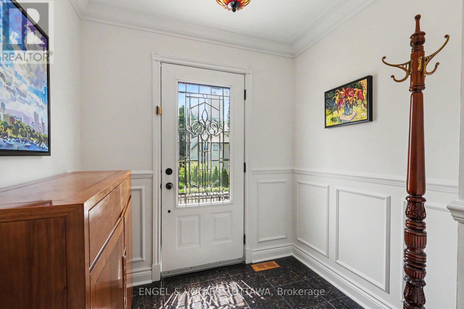 101 Ivy Crescent Property Photo 4