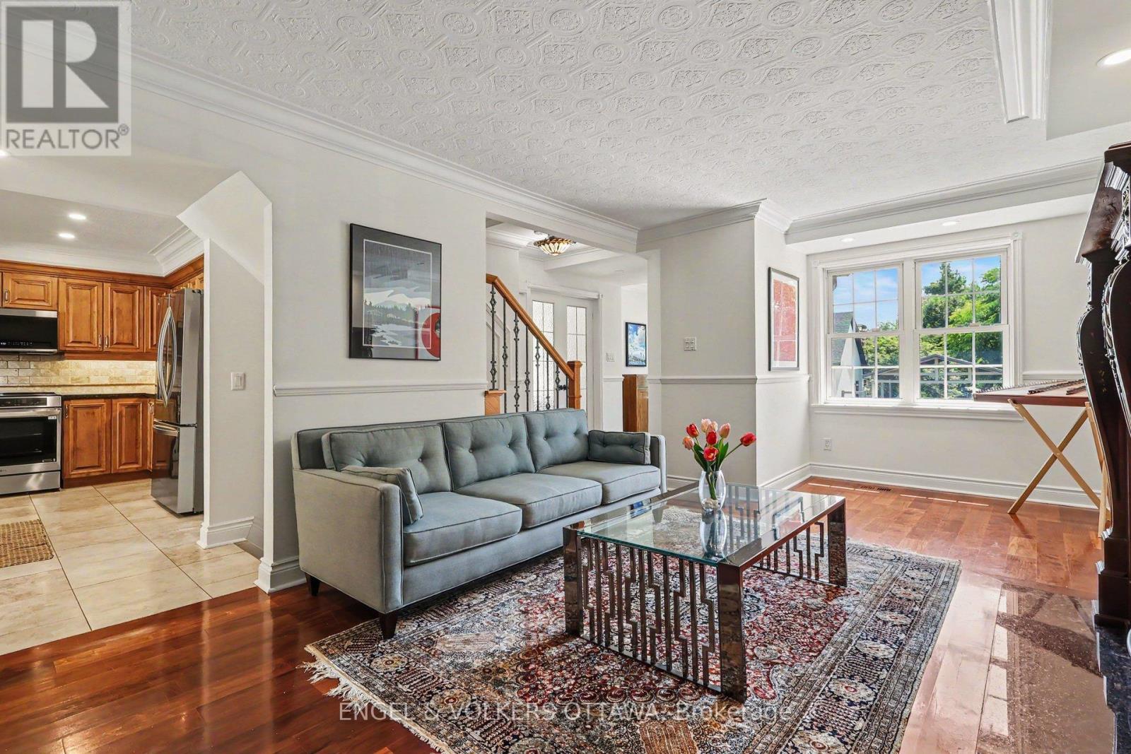 101 Ivy Crescent Property Photo 5