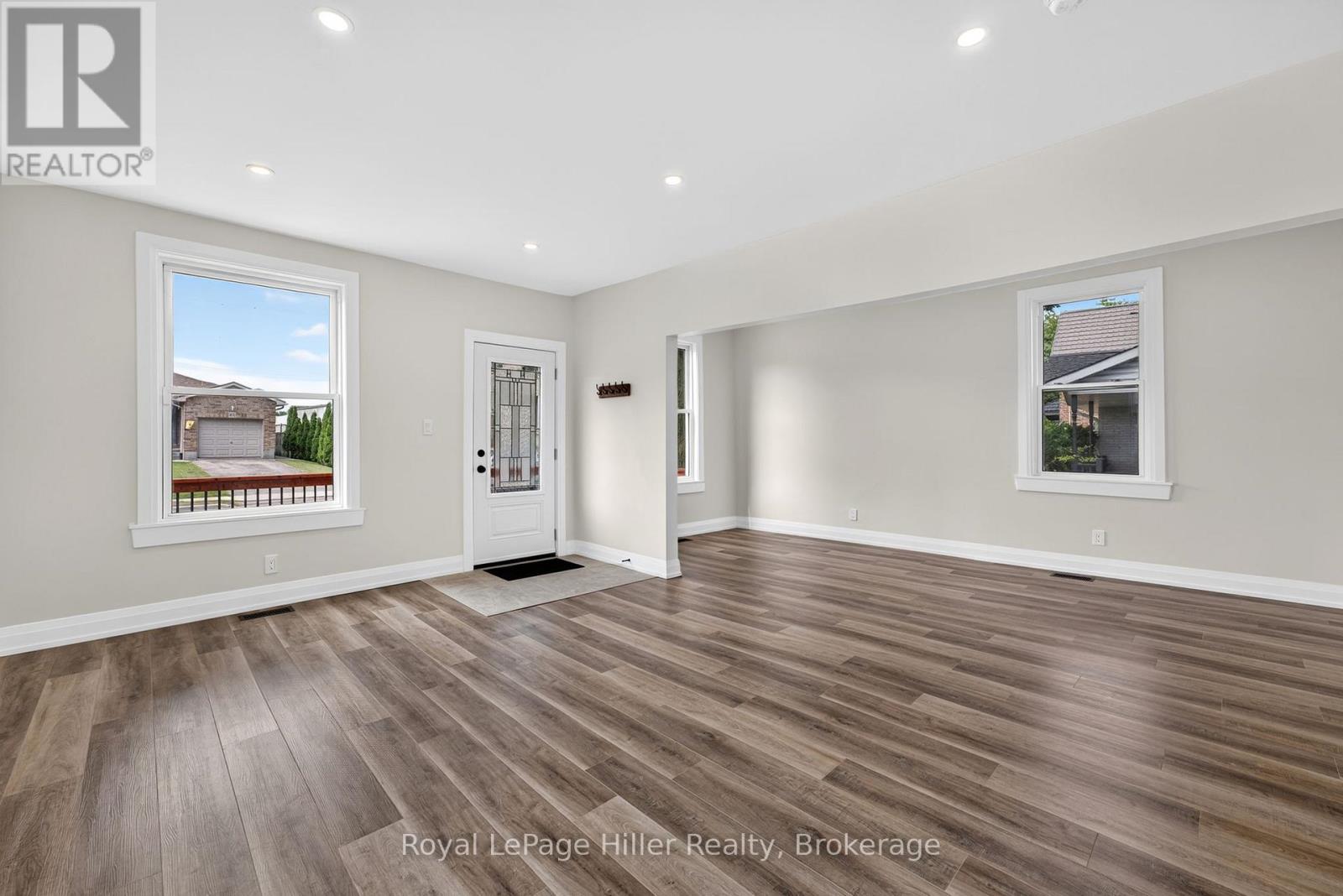 432 Albert Street Property Photo 6