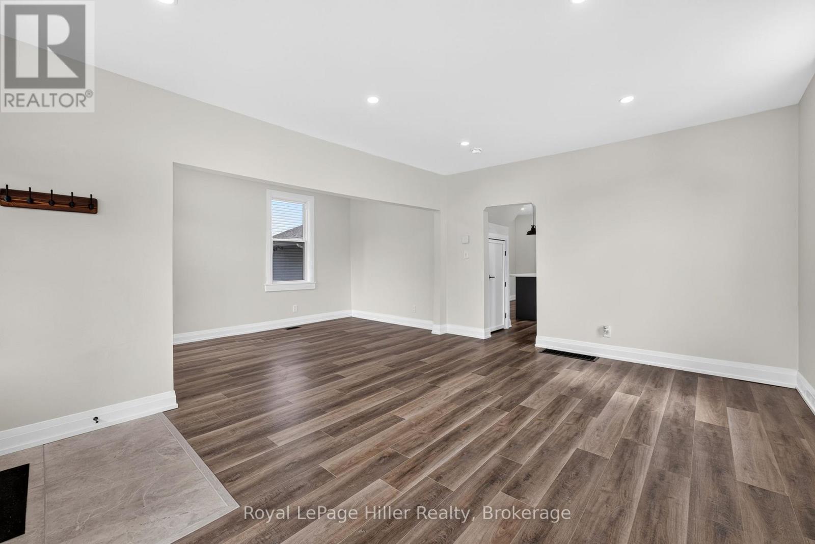 432 Albert Street Property Photo 8