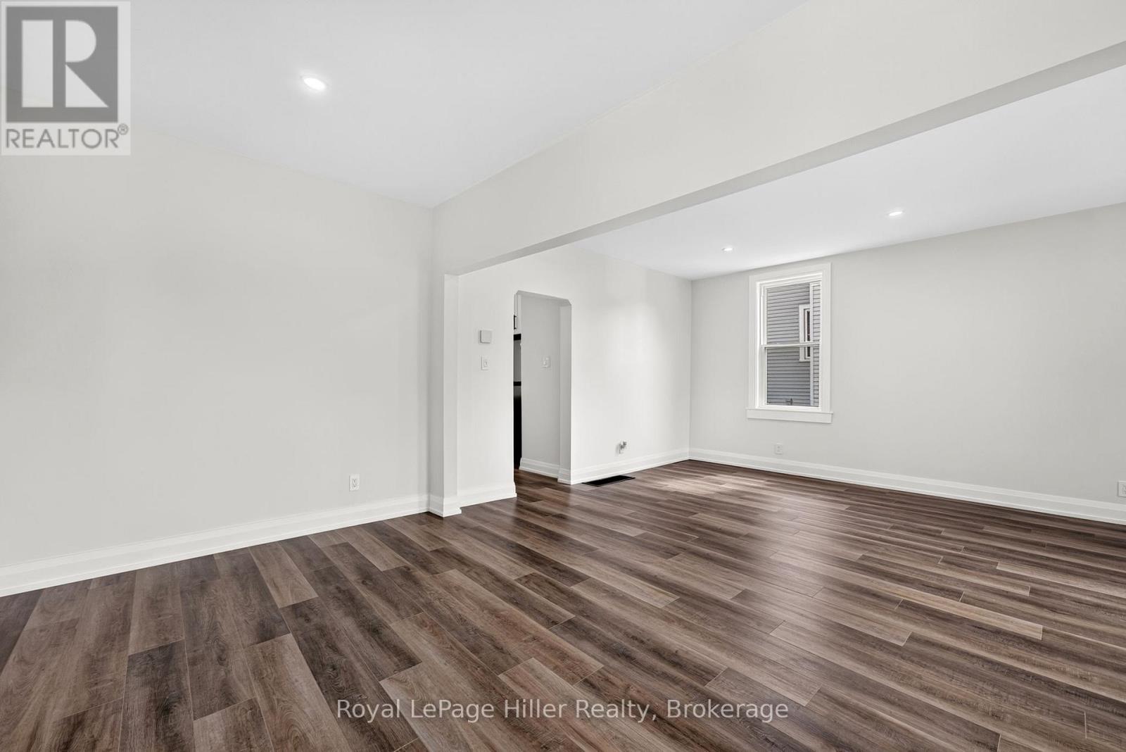 432 Albert Street Property Photo 10