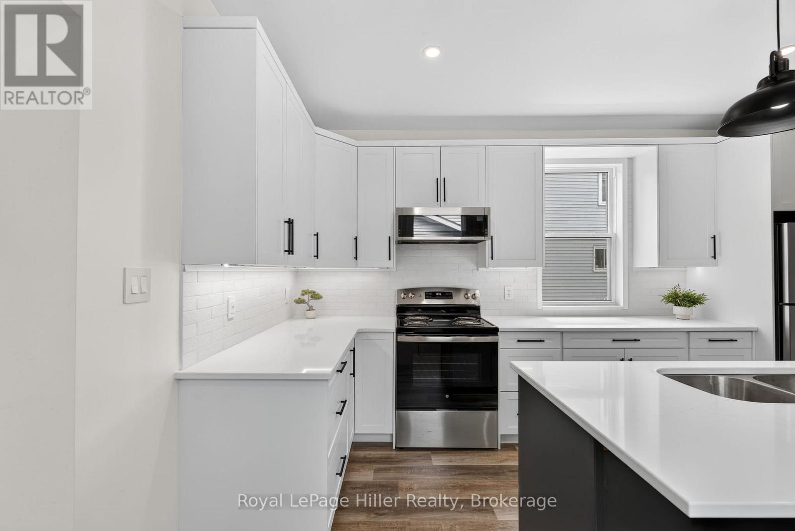 432 Albert Street Property Photo 17