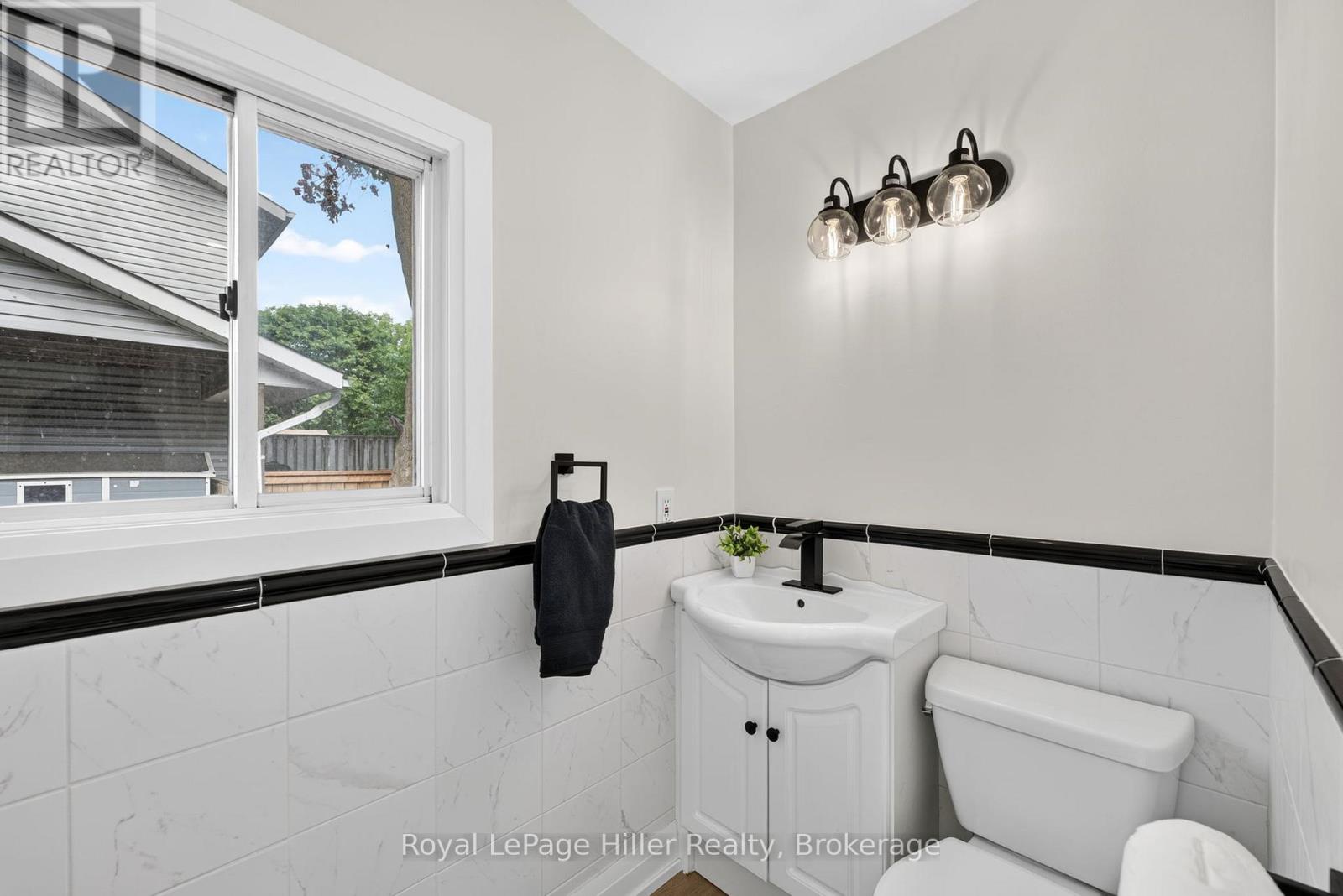 432 Albert Street Property Photo 20