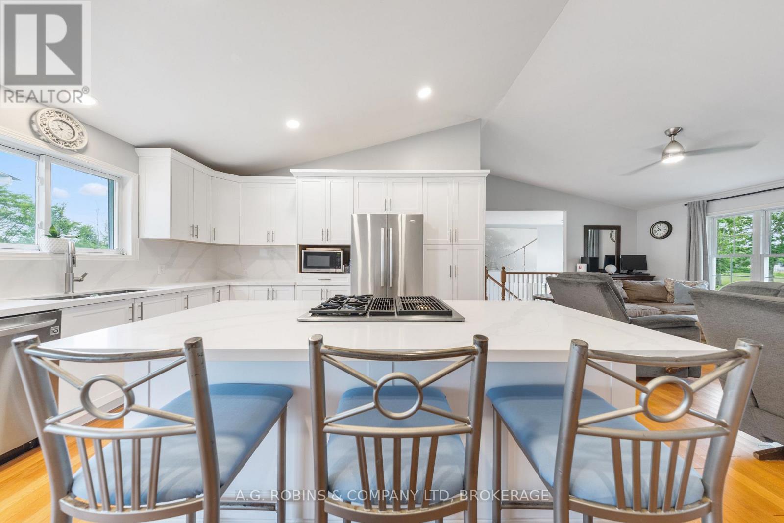12312 Lakeshore Road Property Photo 10