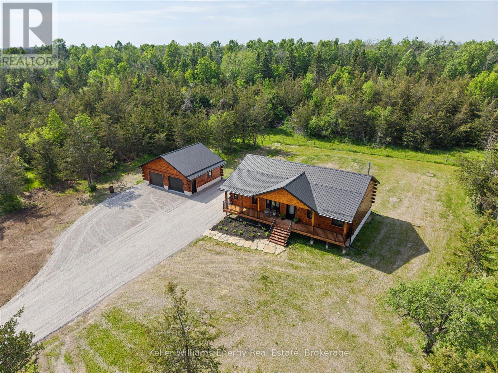 3374 10th Line E Property Photo 2